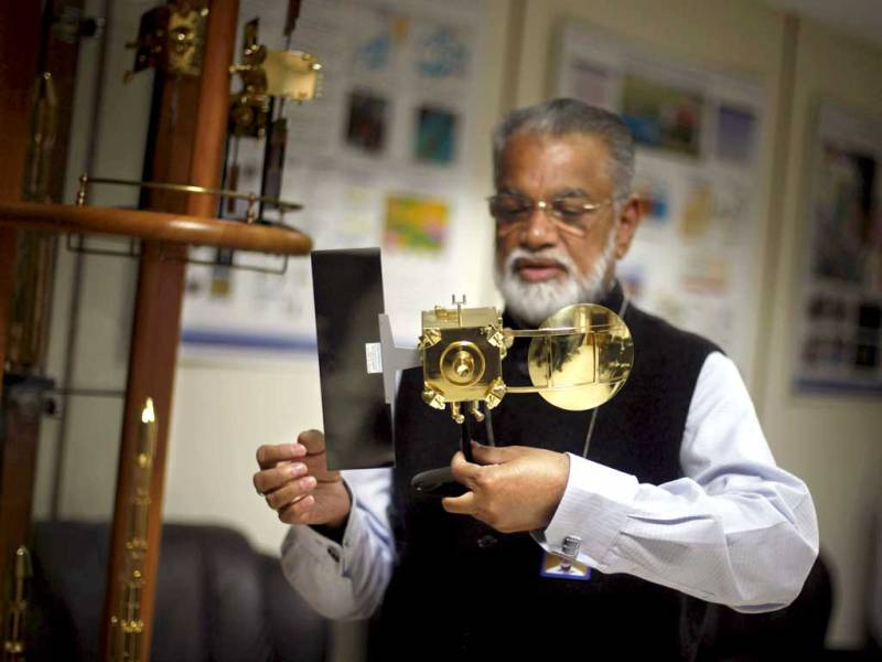 K Radhakrishnan observing launch of India's first mission to Mars, Mangalyaan.